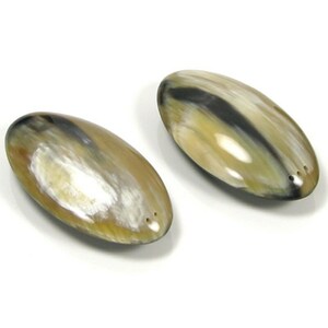 Pebble Shaped Ox Horn Cruet Set by Abbeyhorn