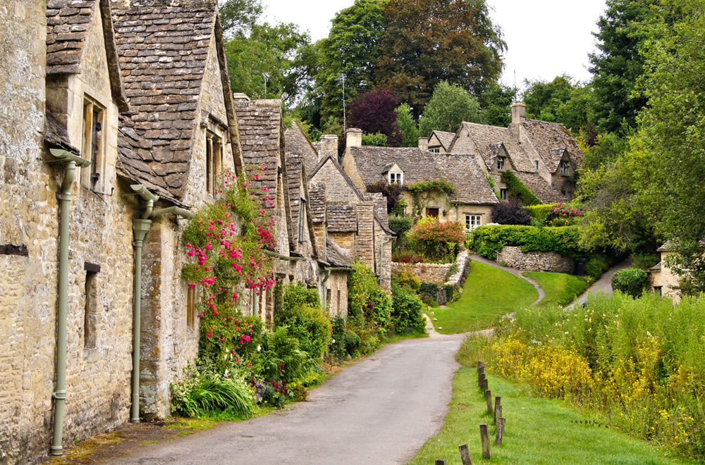 Arlington Row in Bibury Manor Cottages